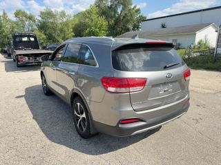 2017 Kia Sorento 3.3L EX - Exterior Rear Left Corner Image
